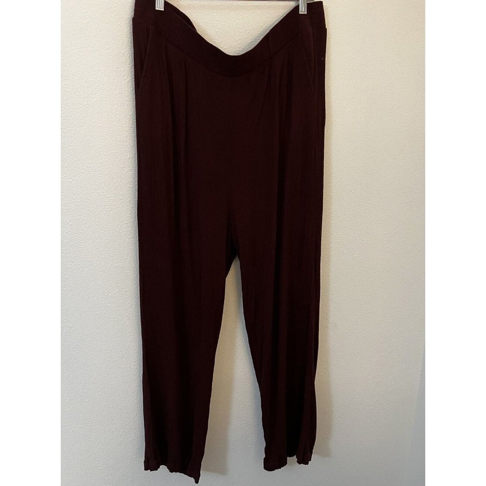 Torrid Pants Womens 3 3XGauze Crepe Pull on in Burgundy Straight Leg Pockets
